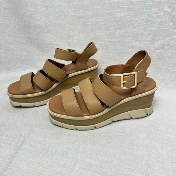 Sorel Square Toe Leather Platform Sandals - Picture 1 of 8